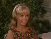 Leslie Vandenberg (Sherry Alberoni)