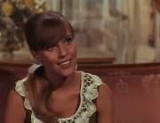 Valerie Cartwright (Lisa James)
