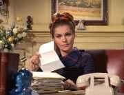 Dr. Lorene Sisters (Claire Kelly)
