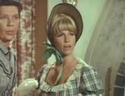 Cousin Lucy Nesmith (Bonnie Dewberry)