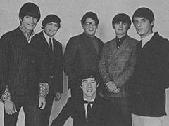 John Barbata, Howard Kaylan, Mark Volman, Al Nichol, Jim Tucker, Chip Douglas