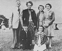 Harry Jones, Doris Jones, Hazel Jones Wilkinson, Beryl Jones, Davy Jones, Lynda Jones Moore